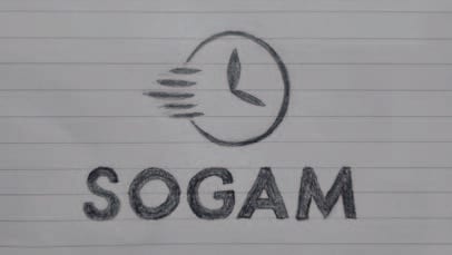 Boceto a lápiz del logo SOGAM — primer trazo del racional creativo